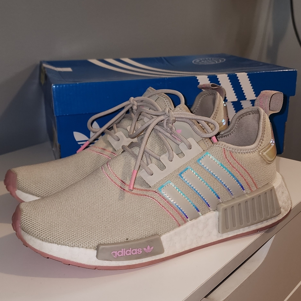 Women's Adidas Nmd_r1 - image 1